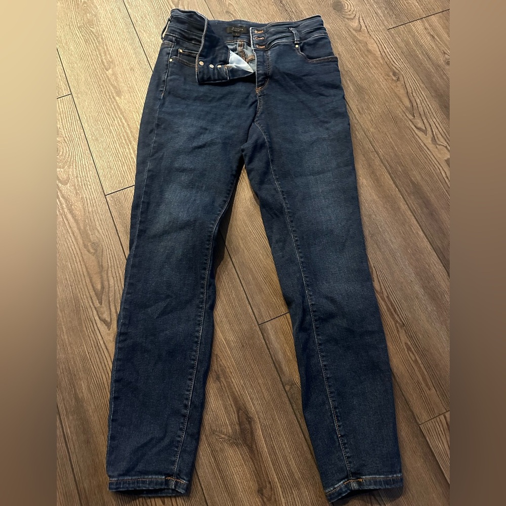 Ann Taylor curvy fit size 4 skinny jean